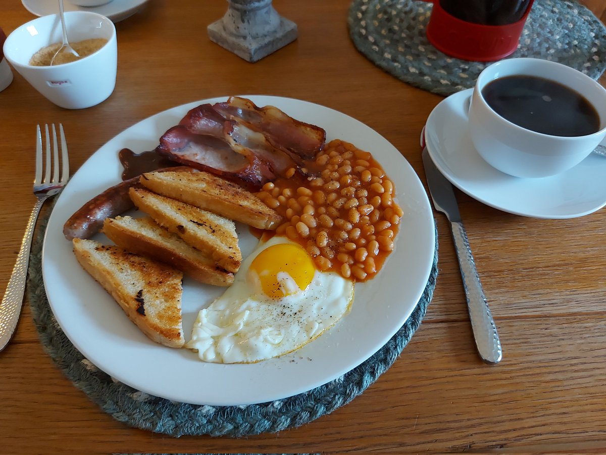 You can't beat a home cooked breakfast on a Sunday. 🍳😋 #SundayVibes