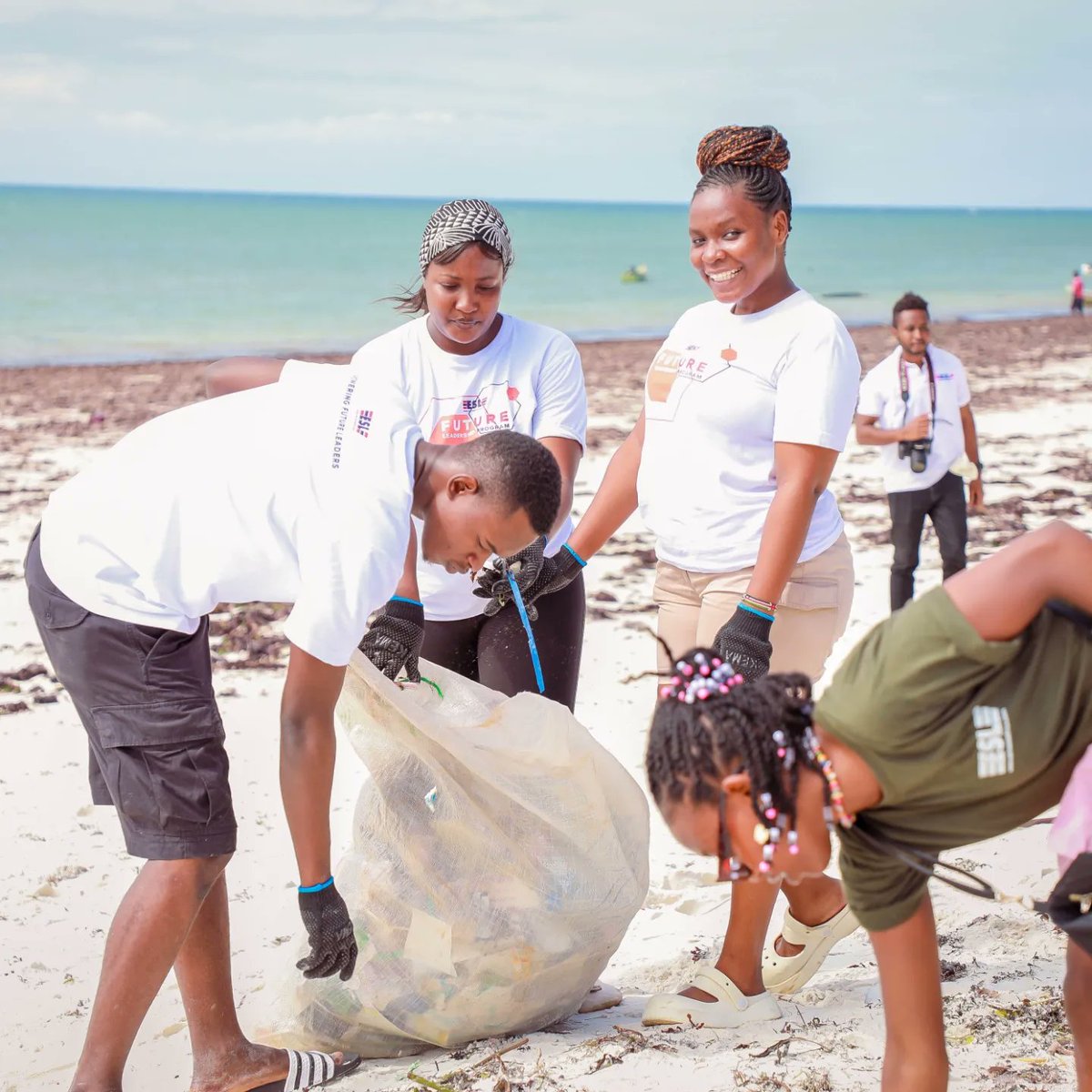 Yesterday, we joined a beach cleanup at Nyali Beach with CleanTech Collectors, gathering 200kgs of plastic! 🌊♻️ It was a great opportunity to share what Furies does and how our game helps the environment. Let's keep celebrating Mother Earth! #BeachCleanup #Furies #BahariaNinja