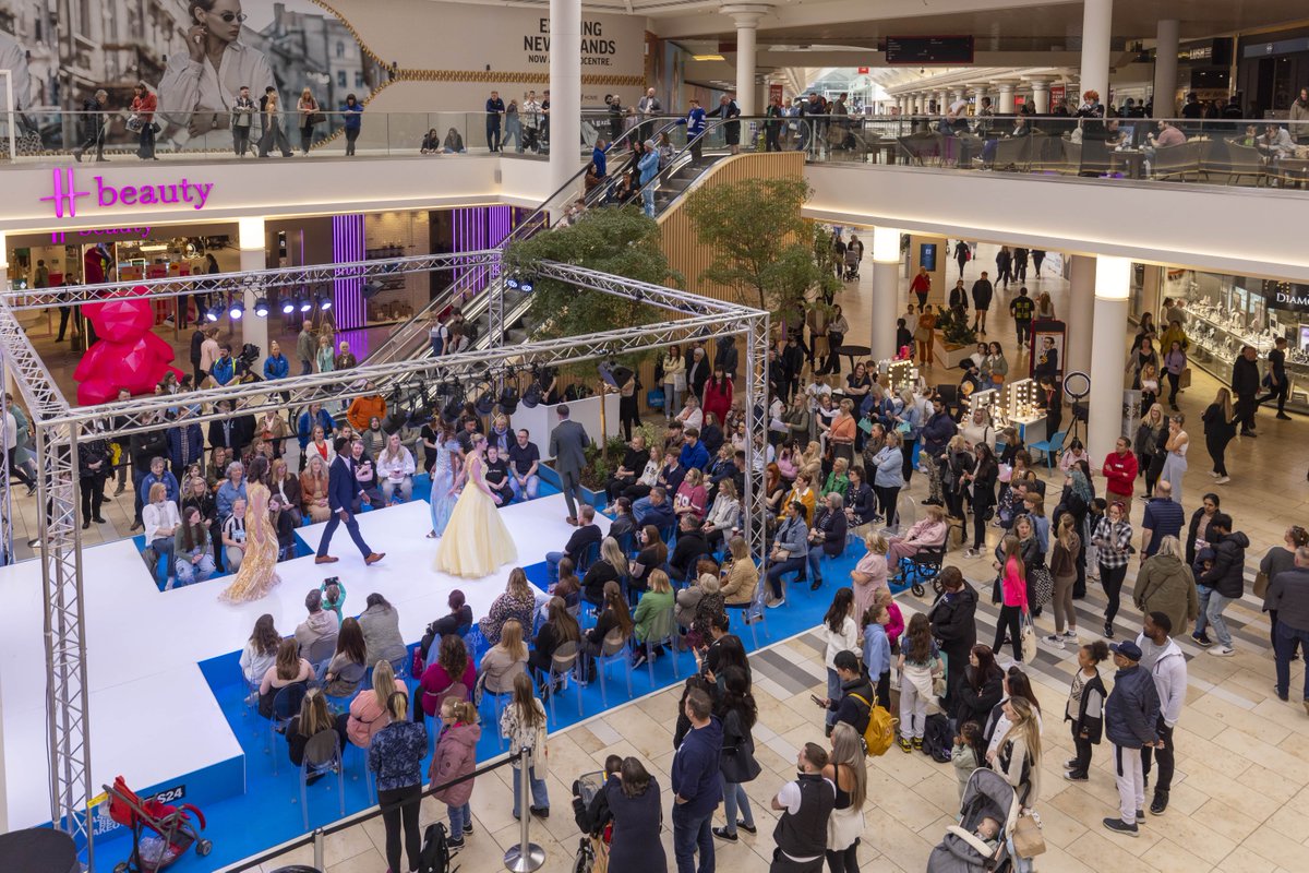 Last chance to catch our Fashion & Beauty Takeover hosted by TV Stylist Mark Heyes! 👏 Don't miss out on Mark's style solutions, live runway shows, interactive beauty demos, and a whole lot more in Town Square! ☀️😍 (Shows running from 11am till 4.30pm, Sunday 28th April)