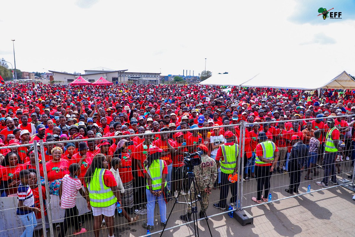 [IN PICTURES]: The EFF is in Tembisa today, for a community meeting to be a addressed by President @Julius_S_Malema Our focus is on the ground as we journey towards victory. #EFFCommunityMeetings