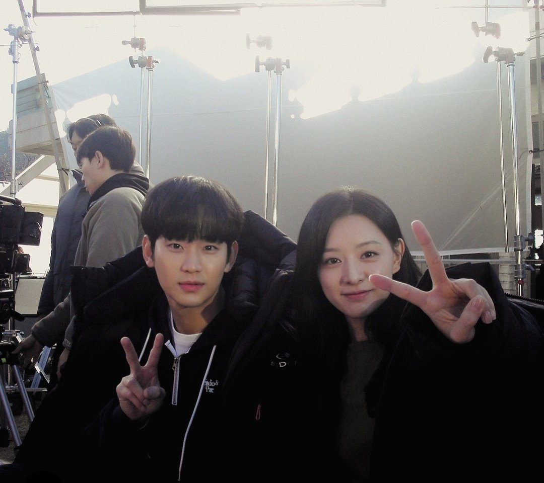 As Jiwon's stan, with finality, #Kimsoohyun is my most fave and the best ever partner of #Kimjiwon (in all aspect, in every way, in everything). Thank you #Soowon for being each other's four leaf clover. Love Love #QueenOfTears