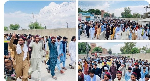 NaseeBullH_21's tweet photo. جاني خيل قوم او ده PTM. ملګرو ته افرين يايو چي ده اغوا ماشوم #طفيل په حقله ي خپل احتجاح ريکارډ کړو!
او دا قامي تنظيم د غورځنګ ځوانان به هر وخت  ده قام او وطن دۍ پاره خپل زانونه قربانه وي
#JaniKhailProtested 
#ReleaseTaufail
#StopStateTerrorisms https://t.co/0igStF4YBp