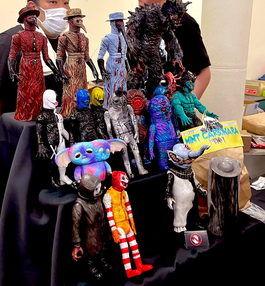 skullman0611's tweet photo. 暗黒さんの八尺様、アップルトラップのデッドマン、ミントカルボナーラのペニーは手に入れたい。喉から手が出るわ。

#スーフェス
#スーパーフェスティバル
#ソフビ https://t.co/Lzfd1B3Hi0