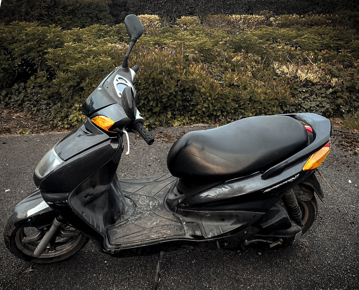 Yesturday OP Yellowfin officers and local community officers saw a bike being ridden on false plates on Holwell Road, Hull. Vehicle has been stopped and seized for no insurance, driver reported for appropriate offences. #opyellowfin #seeitreportit #yousaidwedid