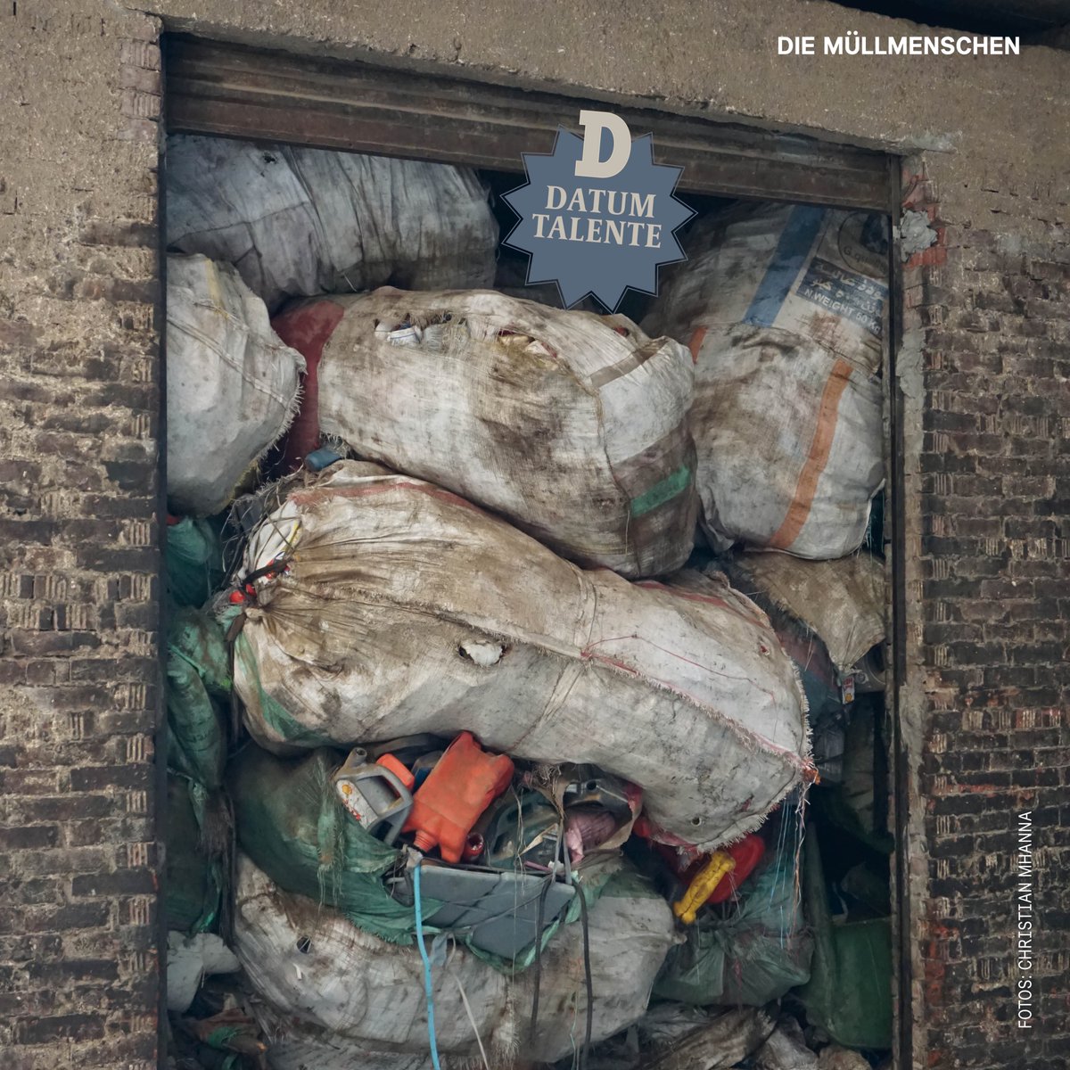 In Kairo sind die Menschen angewiesen auf eine Lösung ihres Müllproblems. Angewiesen auf die koptische Minderheit der Zabbaleen. DATUM-Talent @betaniabvida war vor Ort und hat mit den Bewohnern der Stadt auf Müll gesprochen. GRATIS lesen! ›› datum.at/stadt-auf-muel…