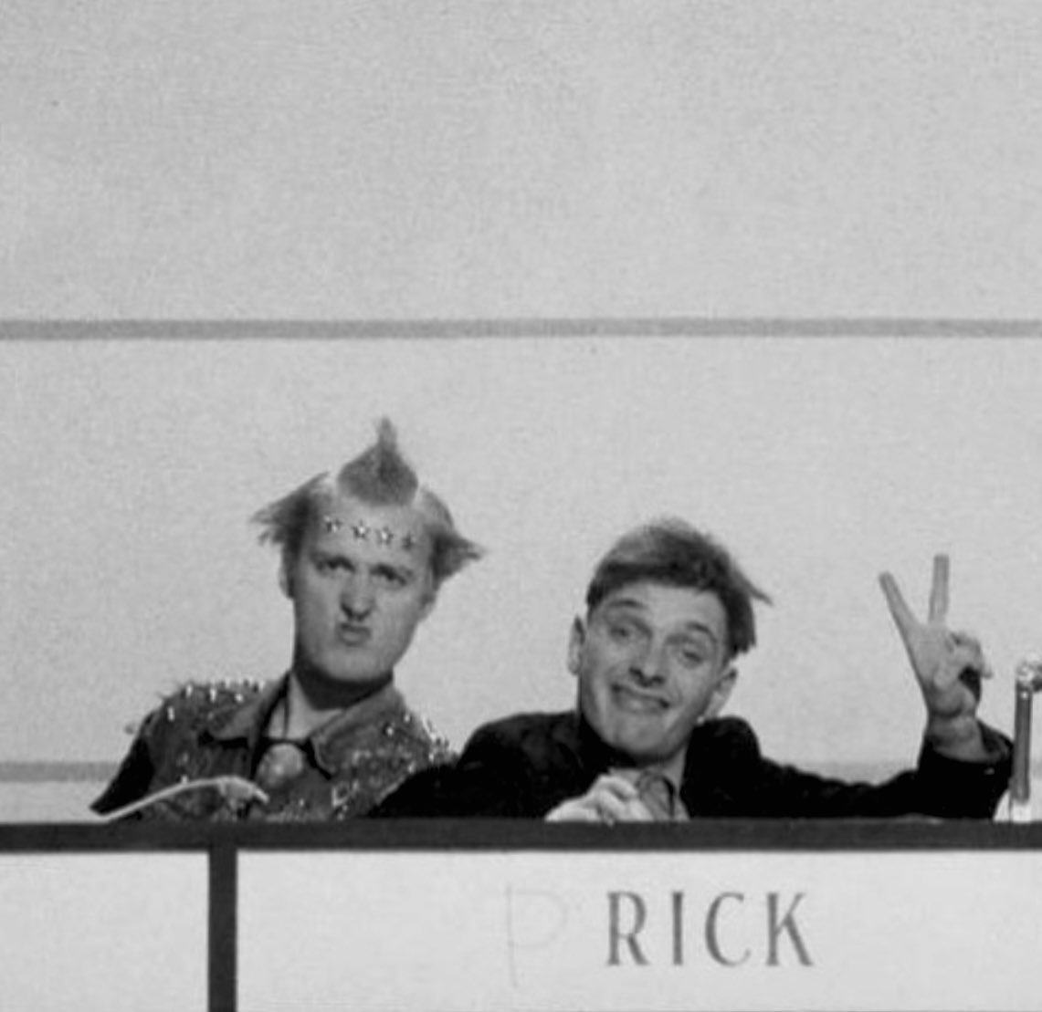 ✌️❤️

#RememberingRik #RikMayall #AdrianEdmondson #TheYoungOnes