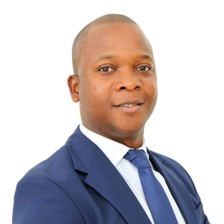 LUNGISA LAZ

Just In
Law Association of Zambia President Lungisani Zulu has retained his seat as LAZ President. 
Congratulations Lungisani!!!