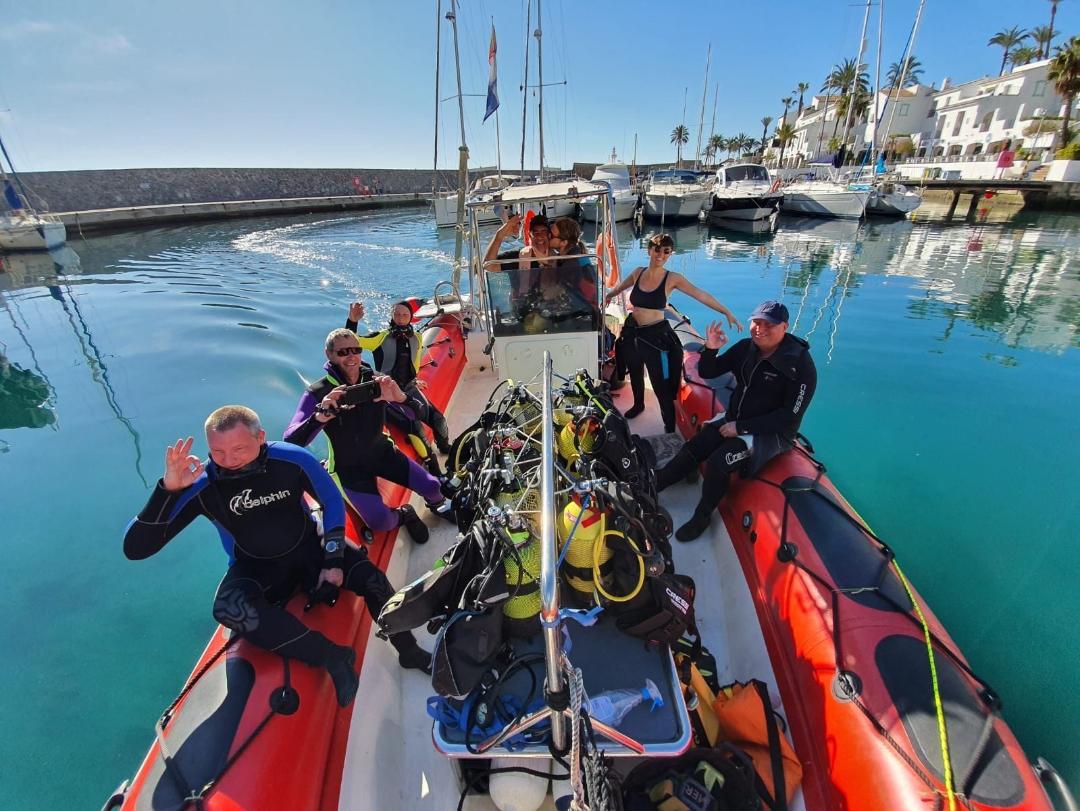 Nerjadiving's tweet photo. READY FOR TODAYS #DIVING #Nerjadiving #MarinadelEste #NerjaDiveResort #LaHerradura #almuñecar #Dive #trydives #paditv #divingcentre #boatdiving #Buceo #PADI #Snorkeling #BoatTrips #Activities #CRESSI #Nerja #Costadelsol #Malaga #TorroxCosta #naturalpark #tauchen #dykcentre https://t.co/vbeB2ijzX8