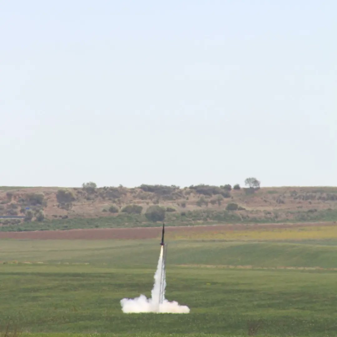 InsForatdelvent's tweet photo. El nostre equip ha rebut el premi al "Millor assoliment tècnic" en el concurs CanSat, quedant entre els tres millors equips de Catalunya. Enhorabona per aquest premi, pel vostre esforç i la constància que heu demostrat. #batxinternacionalinsforat #batxinsforat #cansatcompetition https://t.co/JoOhCHeJ0g