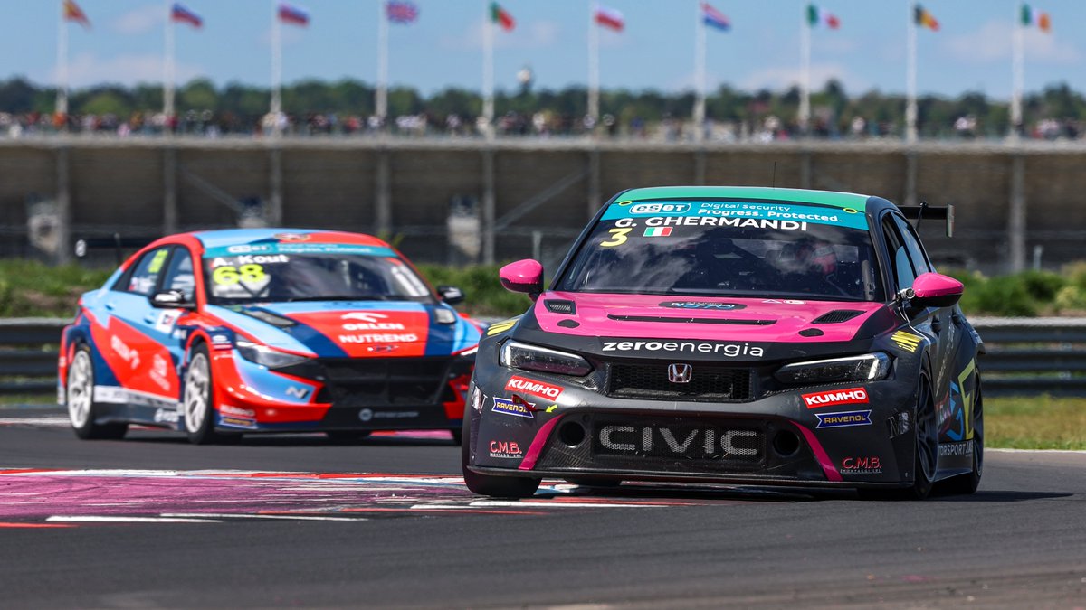 🇭🇺 MM's Giacomo Ghermandi & Mertel Motorsport's Rene Kircher take P4 & P6 in #TCREasternEurope Race 2 at Balaton Park with Davit Kajaia P8 from the back.