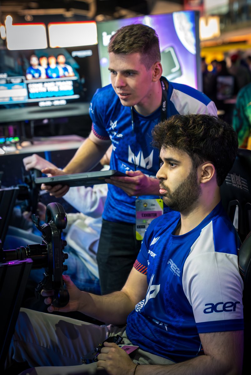 r8gesports's tweet photo. Last day at #ESLOne 2024 Birmingham!
Come and see us!
#eSports #PredatorGaming #ESLOneBirmingham #GamingLife #EsportsPro #GameOn #staytuned https://t.co/A10KDvt4jm