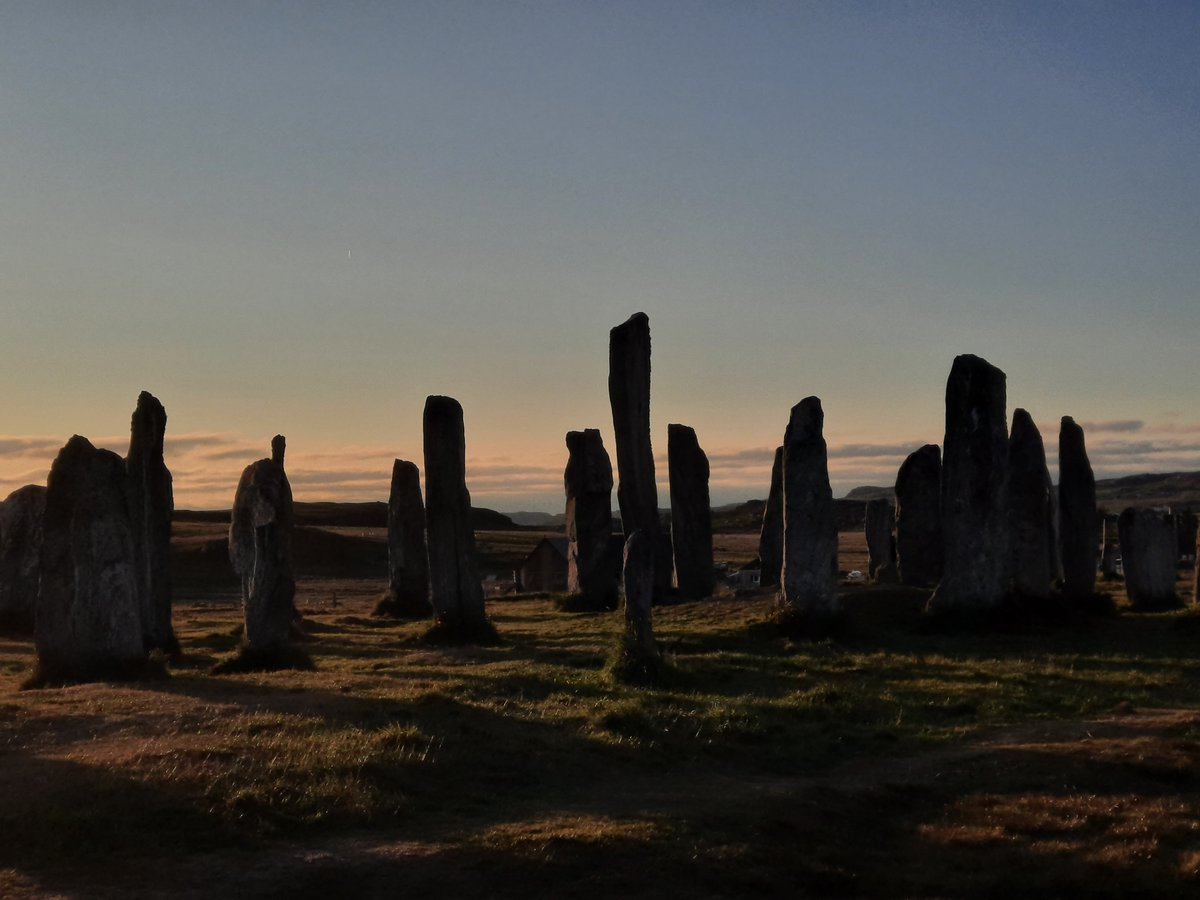 Callanish I / Calanais, Isle of Lewis, #OuterHebrides #StandingStoneSunday The long, slow dusks you get in the Hebrides in Summer were just glorious at this site. We even had a pod of dolphins playing in the loch nearby one evening. 📸June 2023