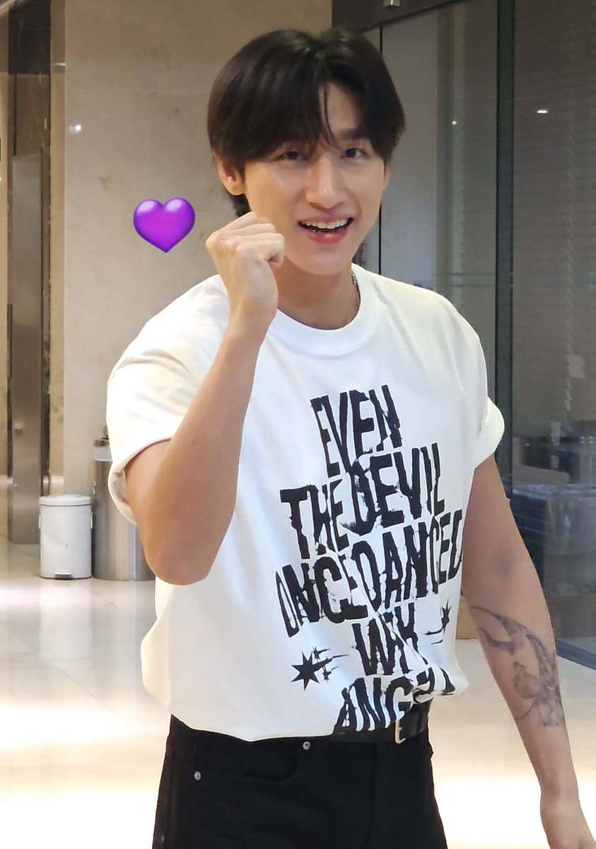 changkyun gallery tweet media