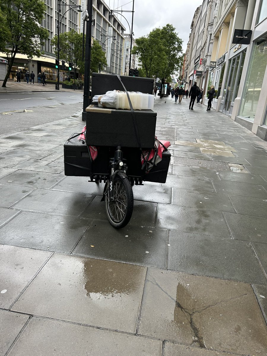 Out delivering this morning. Several hours of van movements replaced with ~1 hours of cargo bike movement 👍 Cheaper cleaner greener. Head to pedalme.app to book or to request callback fill in this form here: forms.gle/uCvYedmL2J7Gc5…