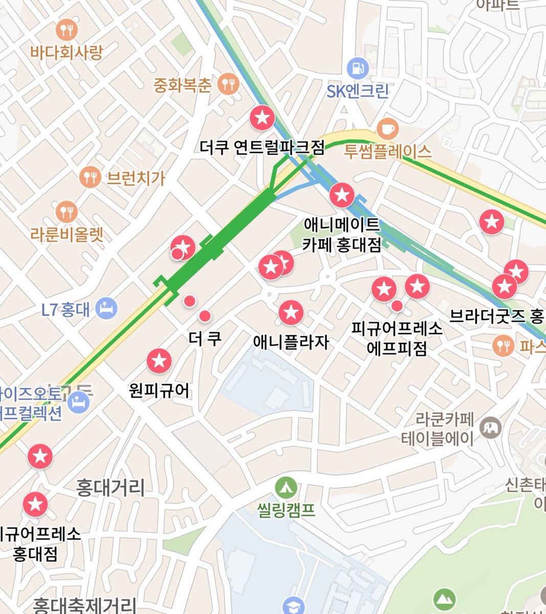 홍대 굿즈샵 왕 많음…