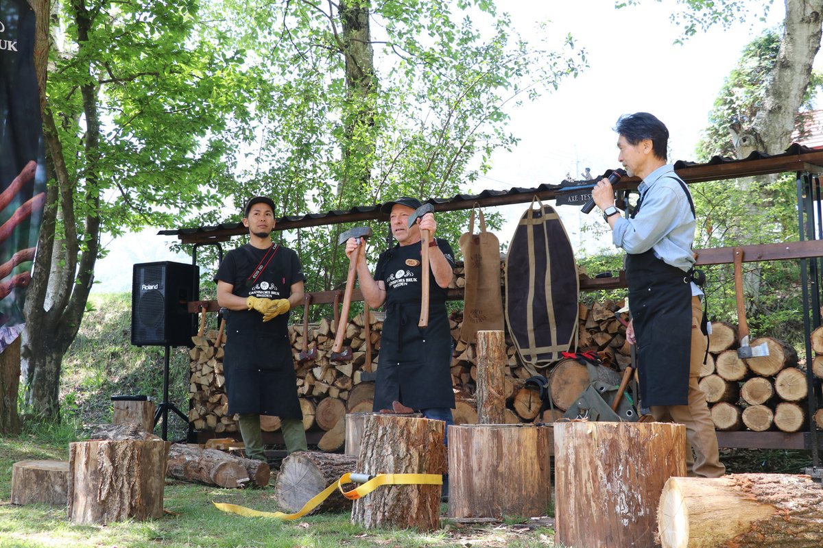 FiresideCompany's tweet photo. グレンスフォシュ・ファンミーティングvol2が終了しました。
薪割りの音が響き、焚火を囲んで沢山の方の笑顔に出会えた2日間。ご来場いただいた皆さま、本当にありがとうございました！
また駒ヶ根でお会いできるのを楽しみにしています。 https://t.co/PodYkCWVFq