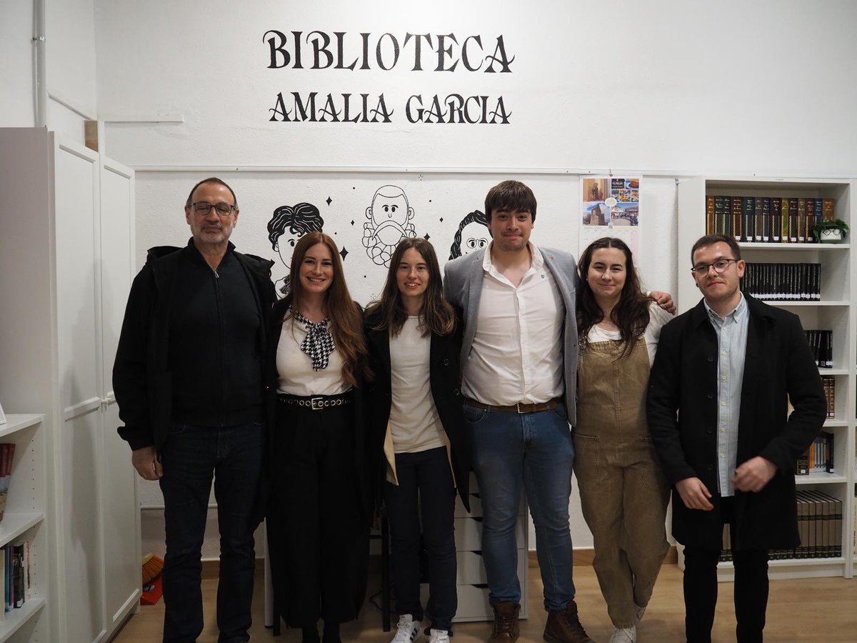 📚 La Zarza cuenta con una nueva biblioteca. ➡️ La diputada @Yolanda_Burgoa acompaña a la alcaldesa, Silvia Domínguez, a la inauguración del nuevo espacio. 👩🏻‍🏫 El centro se ha bautizado como “Amalia García”, una antigua maestra del municipio.