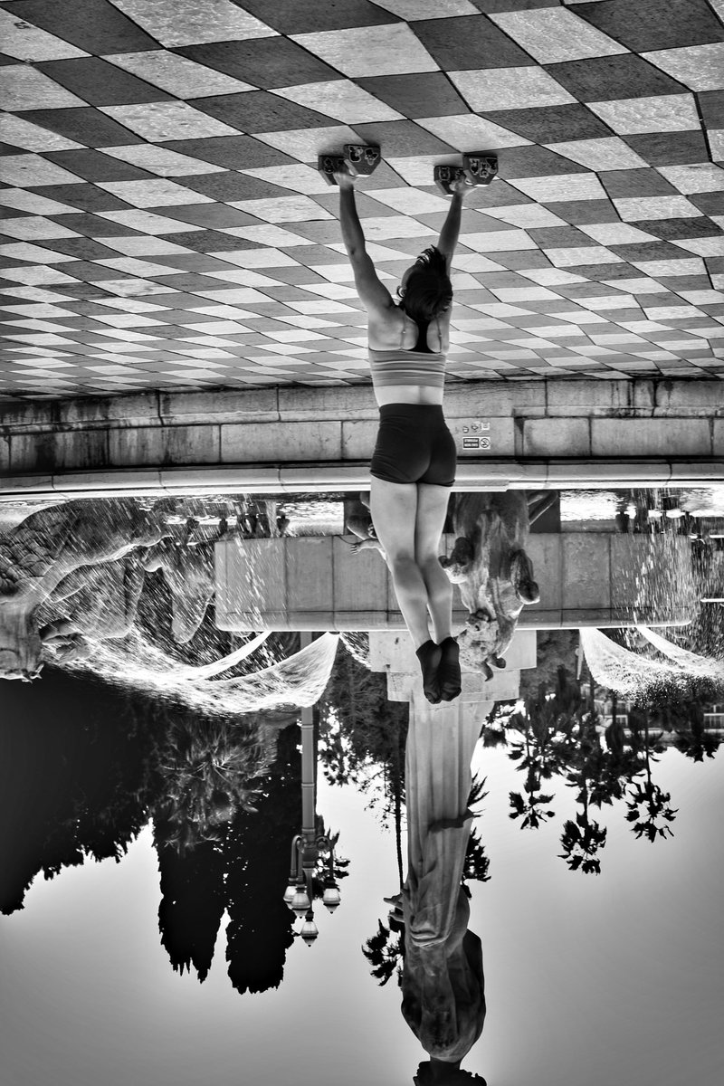 dpashots's tweet photo. Life from a different perspective 
#streetphotography #Nice https://t.co/Z4lXaYwSlb