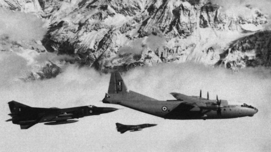 A rare photograph of two Indian Air Force MiG-23MF (Izdiliye 23-11B) fighter jets escorting an Antonov-12 transport aircraft in the Himalayas in the mid 80s.

Armed with R-23R/T (NATO: AA-7 Apex) missiles, it was the first aircraft in IAF, which had the ability to track & engage…