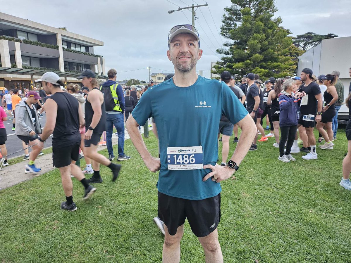 In action at the half marathon at the Mornington Running festival. A nice out and back along the coast to Mt Martha. Stunning scenery and the weather was great. #runthepen #morningtonrunningfestival #morerunpen