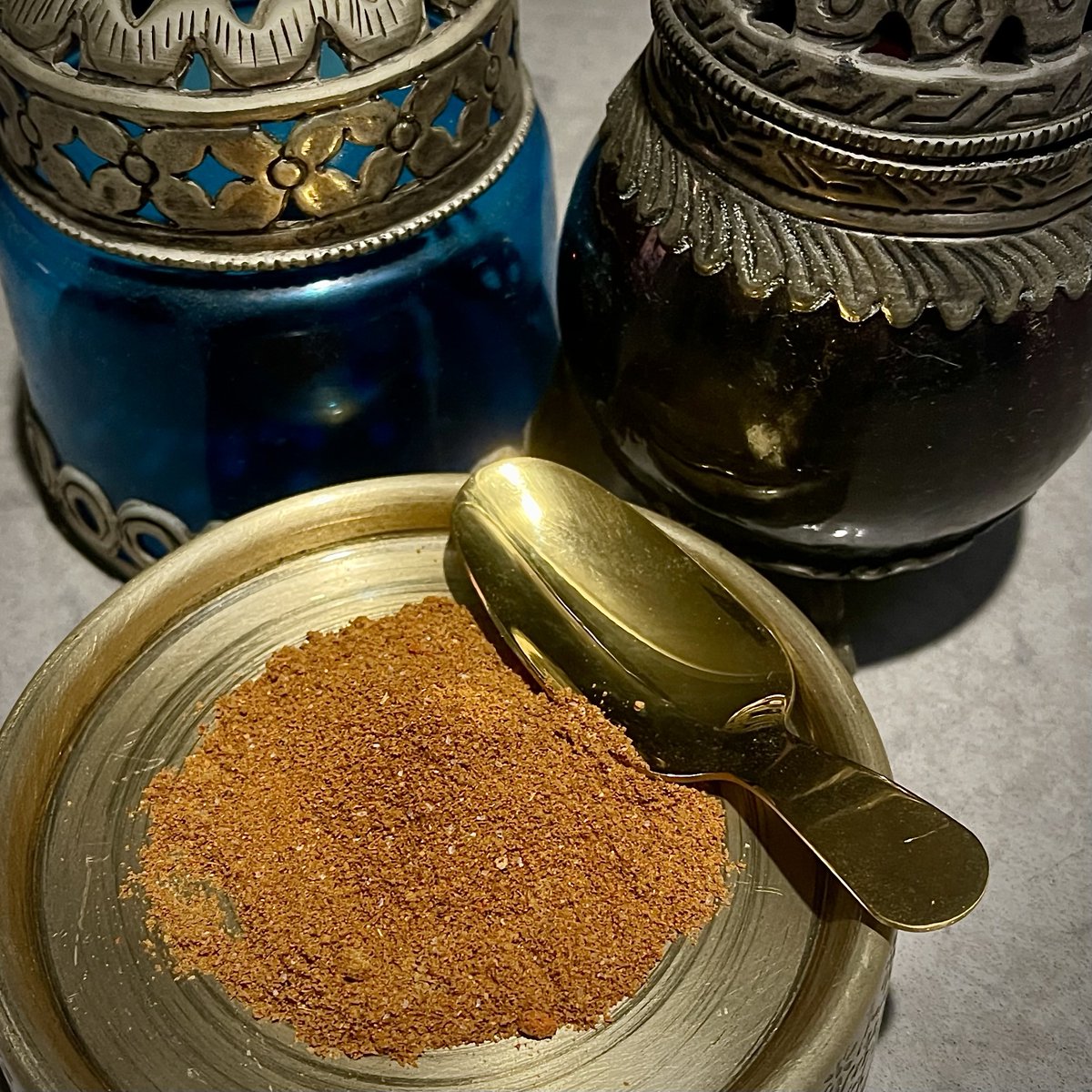 Enjoy the flavours of Morocco with our Moroccan Seasoning and turn your weeknight meal into something exotic and mouth-watering delicious!
From our kitchen to yours!
(besseha) بالصحة Bon appetit
zoitsa.com/moroccan-seaso…
#zoitsa #zoitsahomelyproduce #herbs #spices #herbsandspices