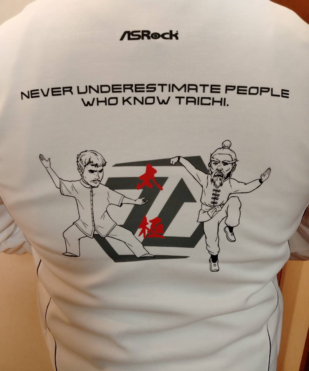 昨日4/27はパソコン工房浜松店オープン初日で、次男にASRock STEEL LEGENDのTシャツをプレゼントしました。
オープン2日目の今日は、ぽんきち本人用にASRock TAICHIのTシャツとジャージをガチャポンでゲットしてきました✌️
めちゃくちゃカッコいい‼️
#パソコン工房 #ASRock #TAICHI