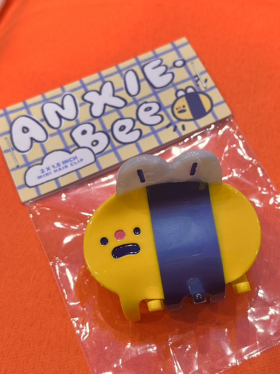 THE CUTESTTTT😭😭😭 Finally got my anxie-bee from @angelazydoodles