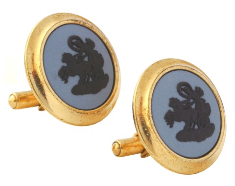 #goodmorning from #yorkshire looking for a #gift #giftidea #ukgifthour @UKGiftHour #ukgifthourpower 
wedgwood jasperware cufflinks #jewelry #giftforhim #FathersDay  #birthdaygift 
nivagcollectables.co.uk/search.php?q=c…