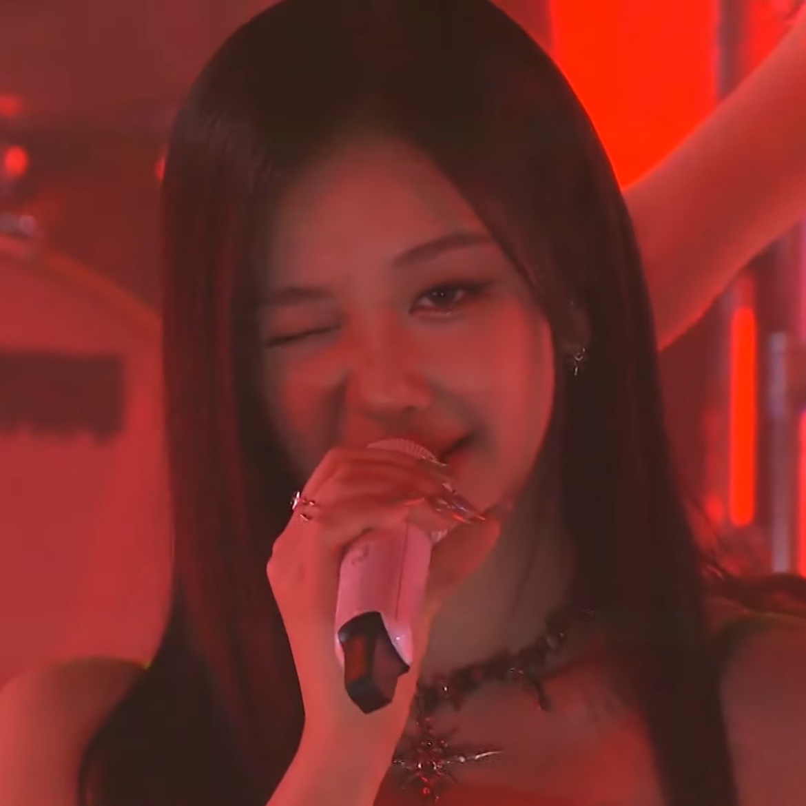 pharitapics's tweet photo. THE wink

#PHARITA #BABYMONSTER #파리타 https://t.co/HrG2DKQH9d