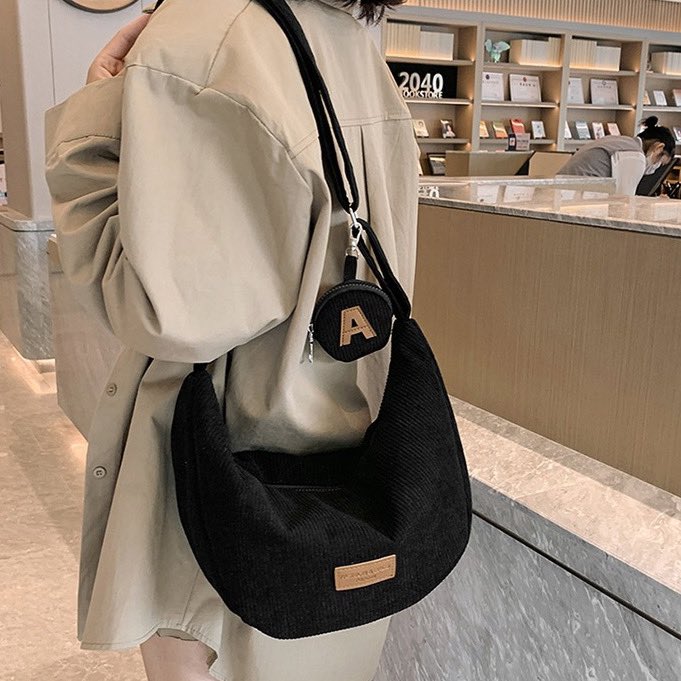 racunchells's tweet photo. 🤩 Tas selempang under 50k 🤭‼️
#racunshopee #tasmurah #shopee #tascakep 
🔗 https://t.co/Eph97aSHRS https://t.co/zDvkIPCHvZ