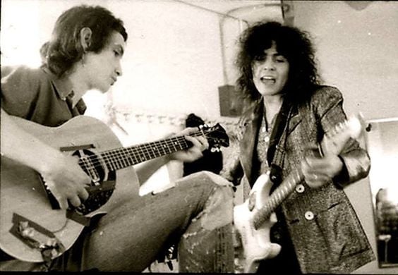 MarcBolan1977's tweet photo. Remembering legendary T.Rex bass player Steve Currie, who passed away 43 years ago today in a car accident in Portugal. R.I.P. 💜🎸😢  #marcbolan #trex #kalmiyh https://t.co/YUIZiAimkg