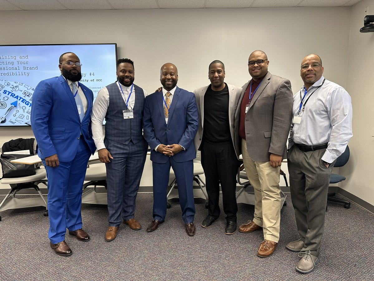 The School Club Leadership Conference was informative and great time to collaborate with school leaders from across the DMV on a SATURDAY! #leaderlearning  <a href="/micahwigs/">Micah Wiggins</a> <a href="/Drminuseducates/">Eric Minus</a> <a href="/jonhughes_edu/">Jonathan Hughes</a> <a href="/darryl_dr5/">Dr. Darryl L. Williams</a>