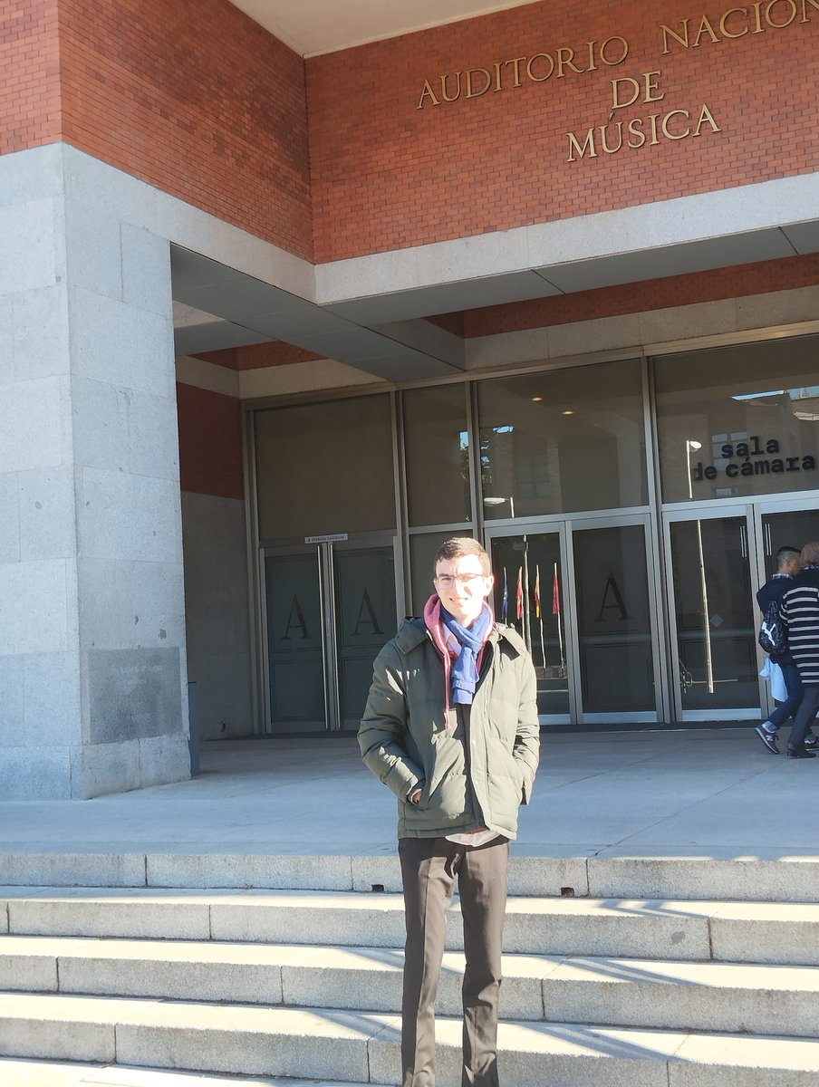 🤩 Silencio, qué empieza 🎶 Ya suenan las primeras notas en el Auditorio Nacional de la Música de Madrid. Se trata del concierto del 60 aniversario de @Plenainclusion España. 🎹 El cartagenero Mariano Rosique está al piano en este recital.