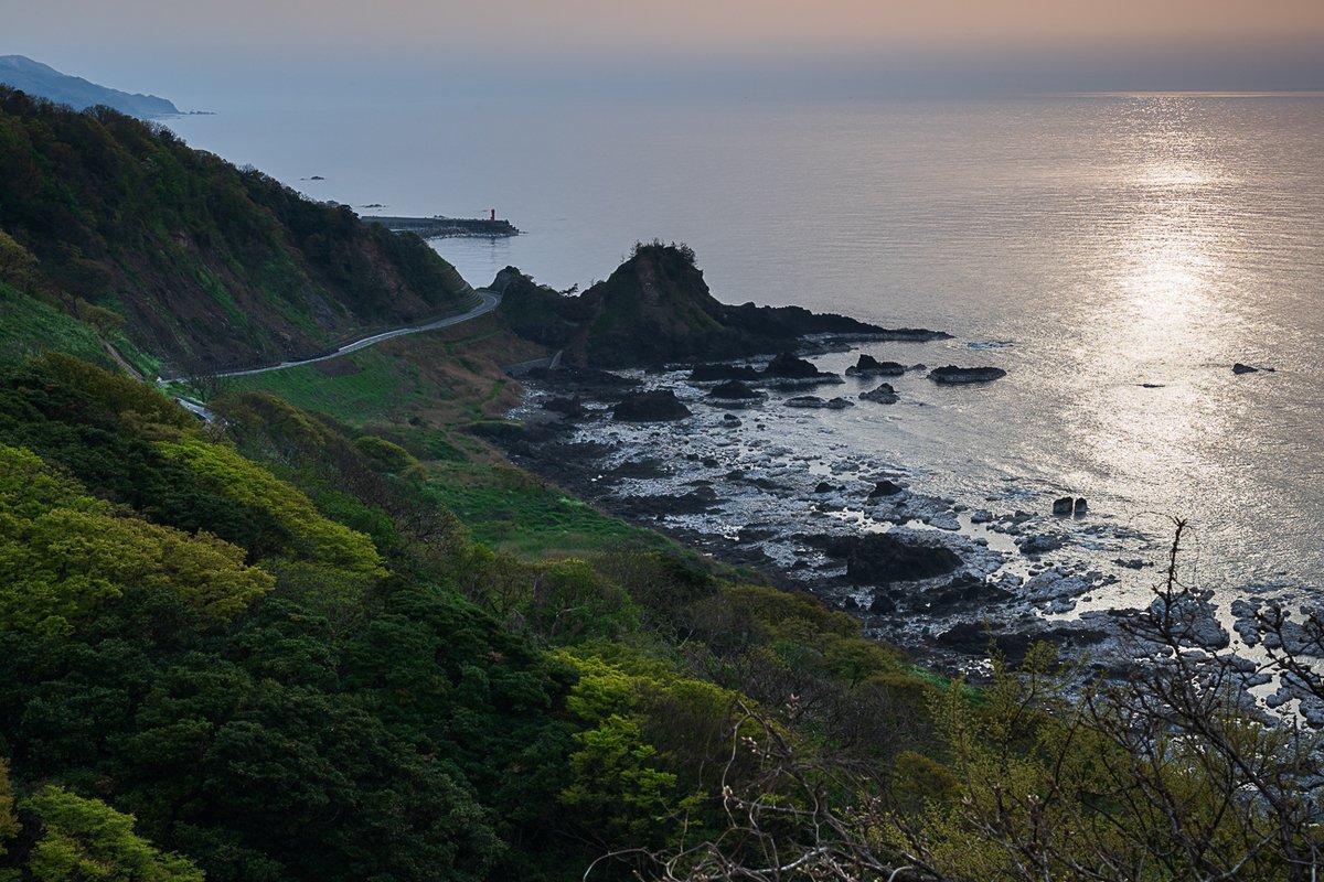 GWに珠洲観光にいらっしゃる方、木ノ浦海域公園や能登半島国定公園までは行けます。奥能登絶景道路から見る日本海は素晴らしいですよ。ただし車高の低い車は←オススメしませんし。トイレが少ないのが難点で、確認できたのは道の駅狼煙の仮設トイレだけでした。
#能登半島国定公園
#能登半島地震