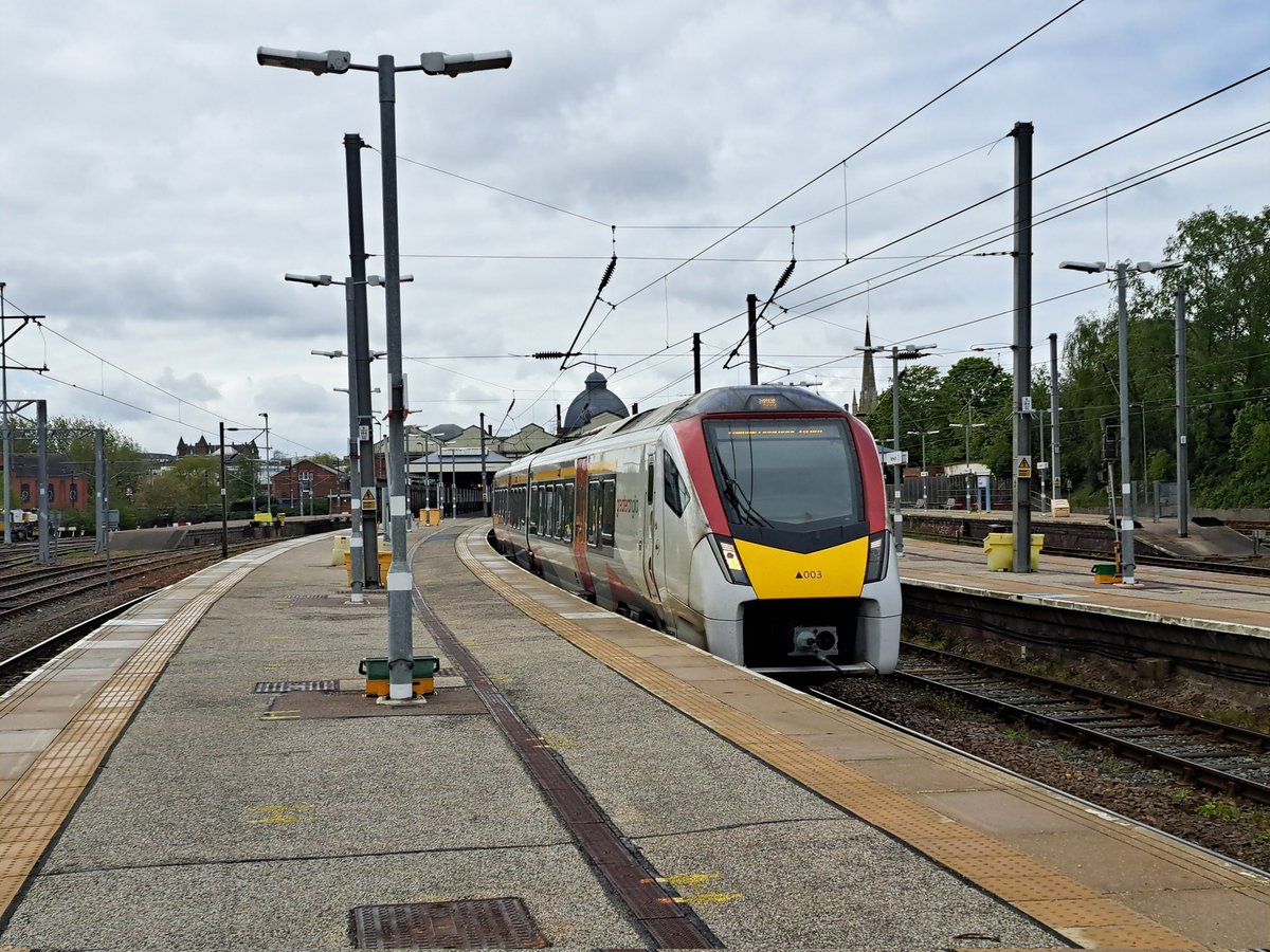 danthetrainman's tweet image. Some trains at Norwich and Ipswich earlier this week.  #Greateranglia #class745 #class720 #trains #photography #ukrailscene