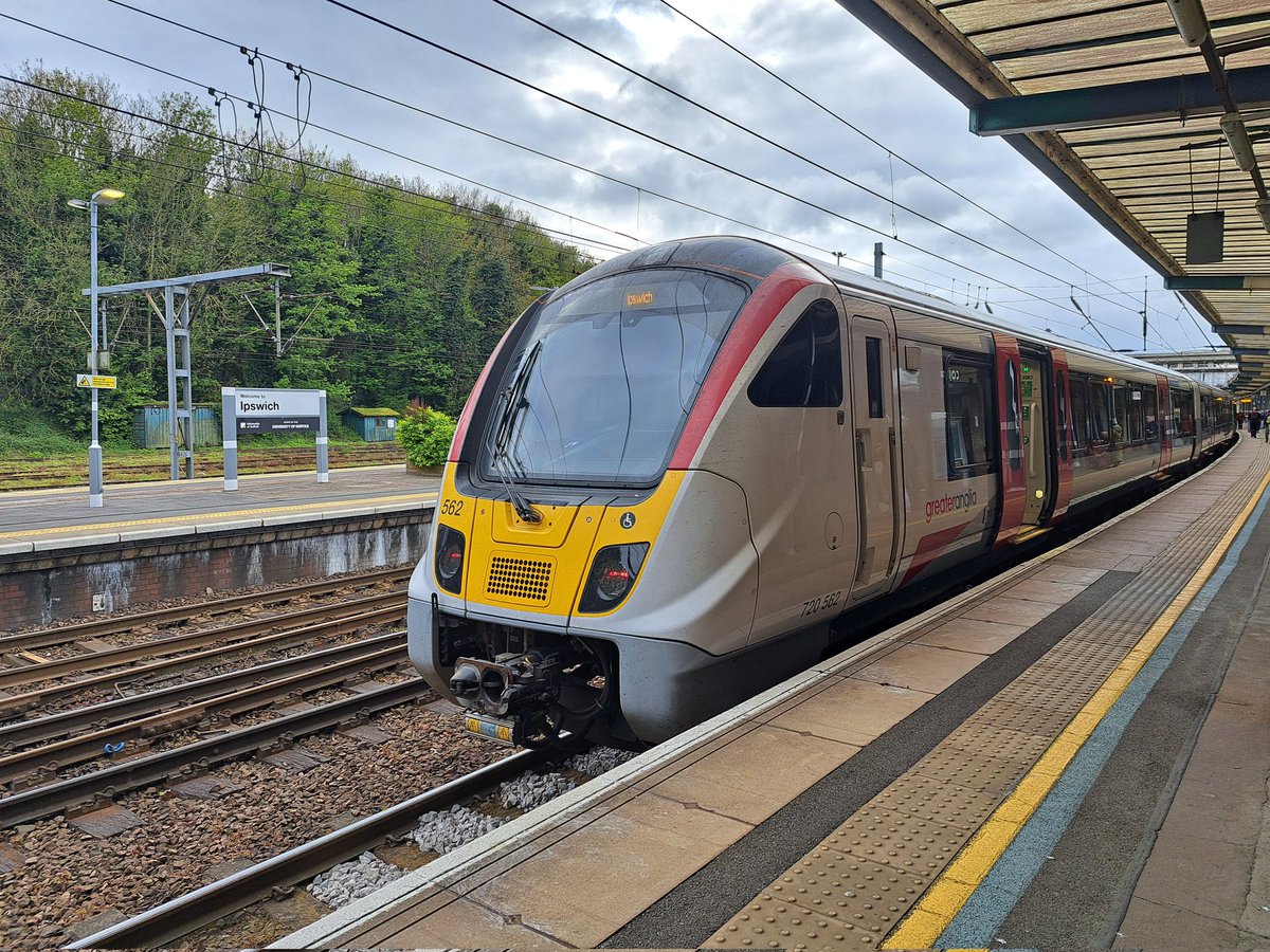 danthetrainman's tweet image. Some trains at Norwich and Ipswich earlier this week.  #Greateranglia #class745 #class720 #trains #photography #ukrailscene