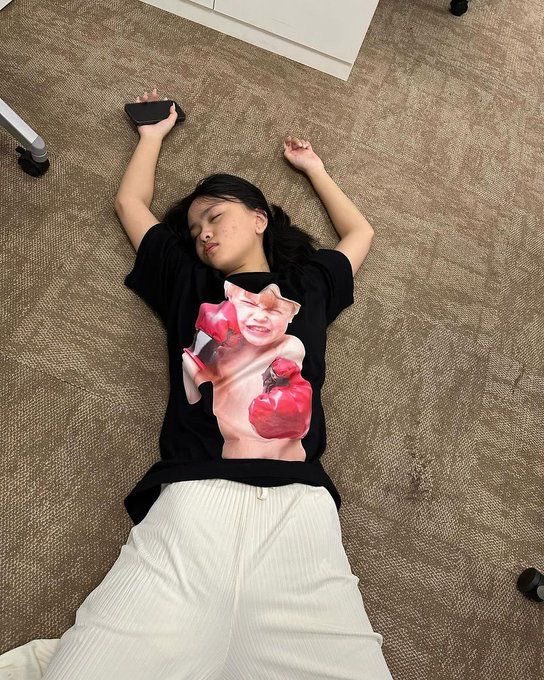 GYOHANS_'s tweet photo. Macam macam tidur adel dari staff pov https://t.co/kvzD5ej4co