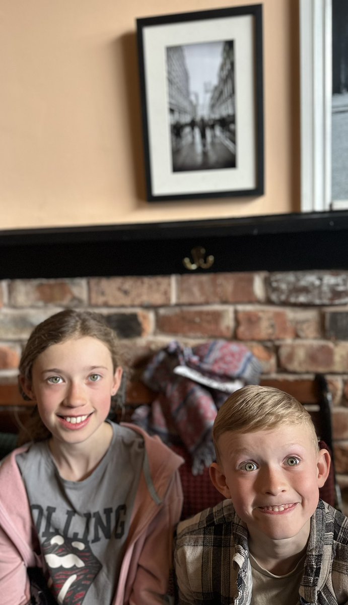 Shighton88's tweet photo. @KatieJH92 @phil3latics “Sit and smile”…Ok Mum. Phil lives on https://t.co/0aLH6ONlKB
