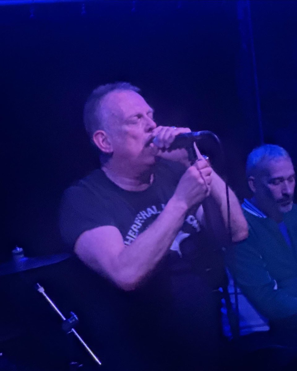 Great night seeing @tomhingleymusic at 33 Oldham St. The venue was so hot and stuffy, but Tom and his band put on an epic show! 👍