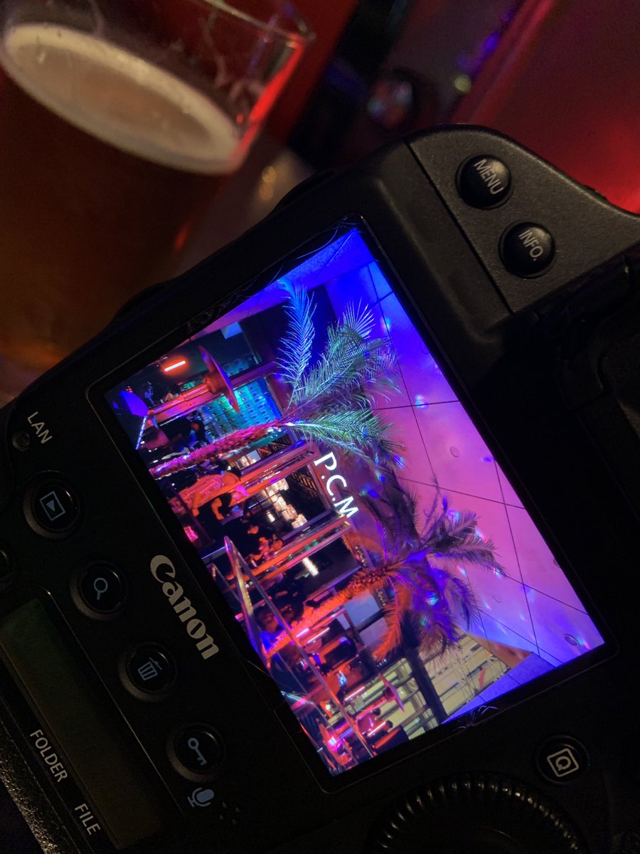 Tatsuya802's tweet photo. 今日は丸の内でテラスパーティー🥳
東京駅すぐ近くよ♪
お待ちしてます♪ https://t.co/xFmdY7EOoI