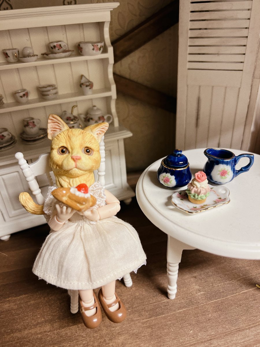 dollshopeden's tweet photo. SHOPクローズいたしました。
明日も、
14:00〜19:00
OPENいたします☕️✨
#madebyshiro https://t.co/Gcvrty2L9u