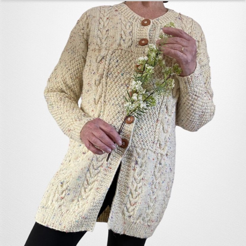 etsy.com/uk/listing/119…
Woman’s wool blend longer cardigan - UK size 12
#MHHSBD #firsttmaster #CraftBizParty #ATSocialMedia