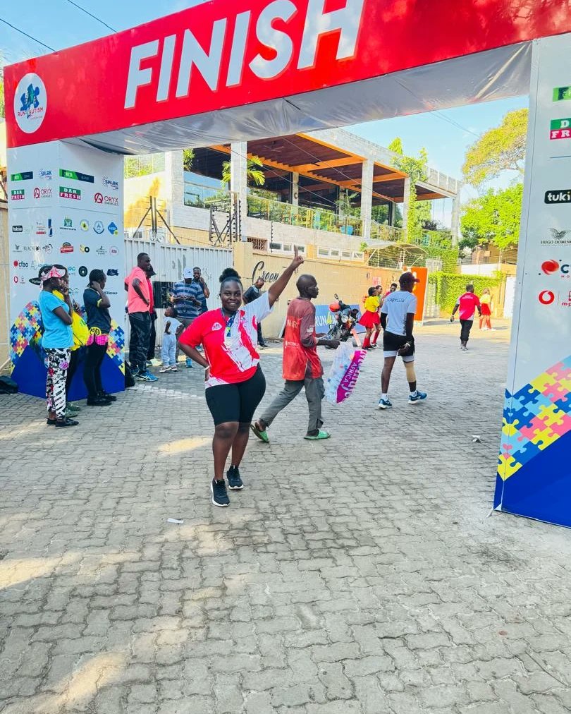 sharifambarak1's tweet photo. Every step in #Run4Autism carries a message of understanding and acceptance. Thank you for running on behalf of Ali and spreading awareness. 💙🏃♂️💙
Pic no. 2 - Liberatha (Ali's Therapist)
Pic no. 3 - (Gloria, Colleague)
Pic no. 4 - (Rachel from THGO)
#RareDiseaseTz https://t.co/qhb9ux8lMV