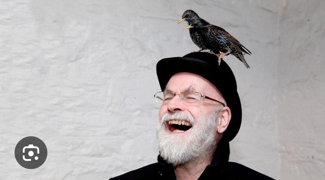 #Cytat na dziś.
'Kiedy łamiesz zasady, łam je mocno i na dobre.' 
- Terry Pratchett, 'Trzy wiedźmy' #literatura #Kultura #książki #BornOnThisDay #TerryPratchett