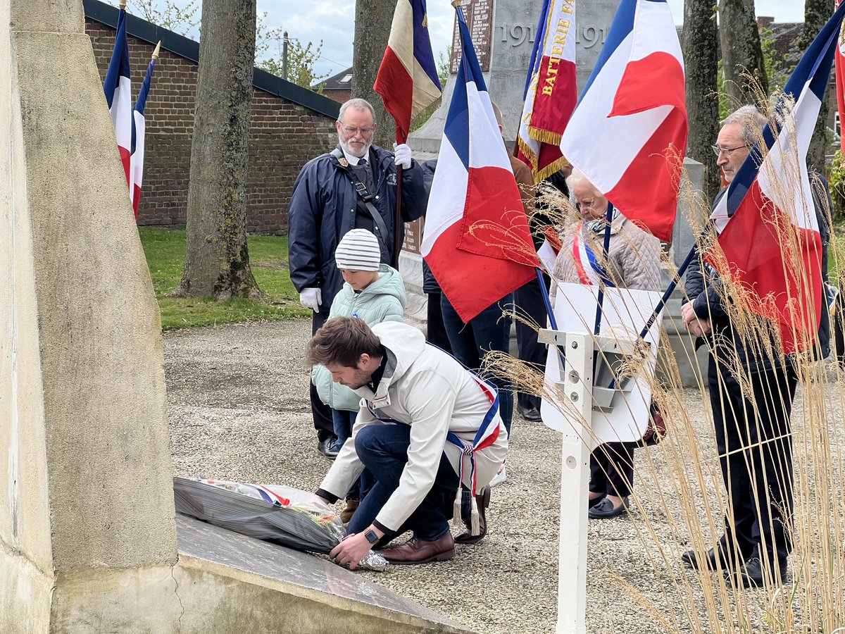 « Celui qui oublie son passé est condamné à le revivre. »

Nous avons commémoré ce dimanche matin la journée nationale du souvenir des victimes de la déportation. Face à la montée de l’extrémisme, n’oublions jamais ce que la haine des autres a engendré dans notre pays.