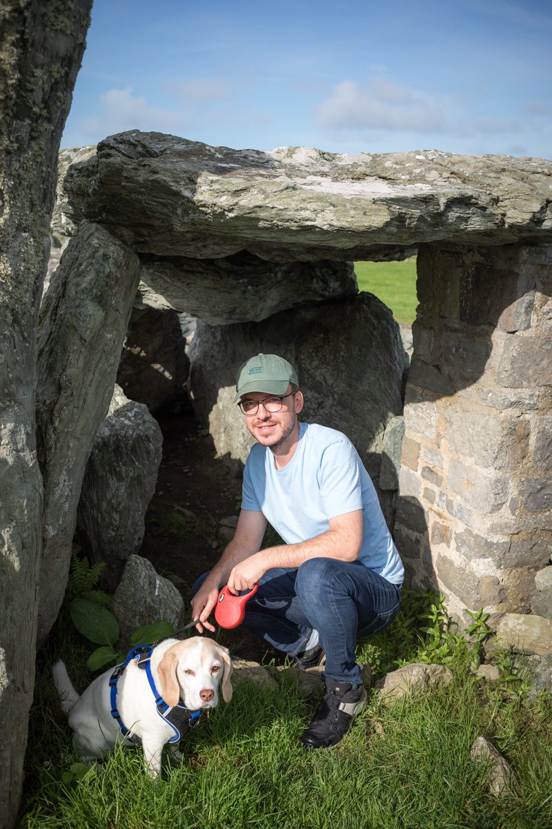 Trefignath chambered tomb, Holyhead, Anglesey. I don't get to visit many 'enterable' prehistoric sites in northern England - so was great to take my dog into this one.. 😅 #archaeology #travel #lakedistrict #StandingStonesSunday