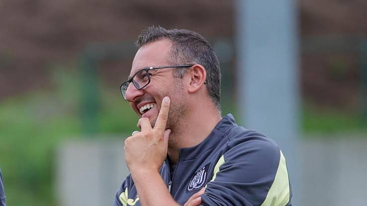 ZebractuMEDIA's tweet image. 🎙️ | Sandro Salamone, ex analyste vidéo ayant travaillé aux côtés de Mazzu sur le sauvetage du RCSC dans ces #playdowns : 

"Nous aurions également sauvé le club lors des play-downs. Nous aurions également pu afficher les résultats actuels. Les résultats ne sont pas très ≠." 🙄