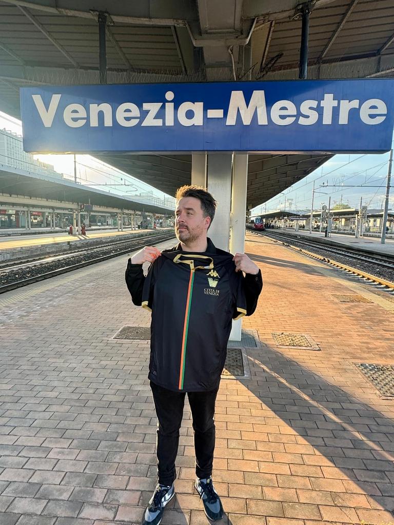 Anyone want this season's Venezia shirt in Size L? Probably more of a size medium. £50 including postage from the UK. Here's a photo of a local model to showing off this beautiful shirt. The model is available for further assignments.