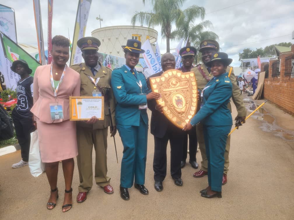 #ZITF 2024 Congratulations to the Zimbabwe Republic Police for being crowned the Best Zimbabwean exhibit Non Industrial Non Commercial category.@CivilRegZim @InfoMinZW @PoliceZimbabwe @psczimbabwe