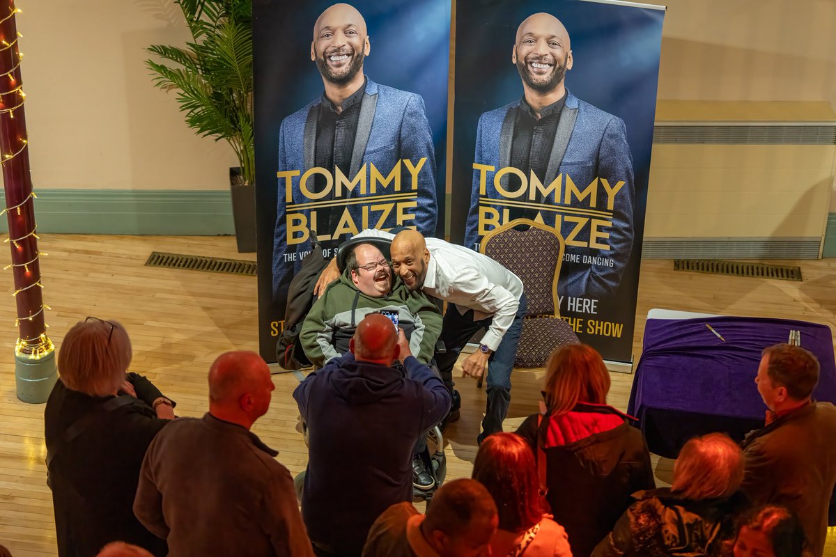 It’s been a joy to meet so many lovely people on tour 🚗🎶

If you’re coming to a show, please make sure you come and say hi after 👋🏾 

A few days to rest voice, then to #Henley <a href="/kentontheatre/">The Kenton Theatre</a> 

📸 Duncan Wood